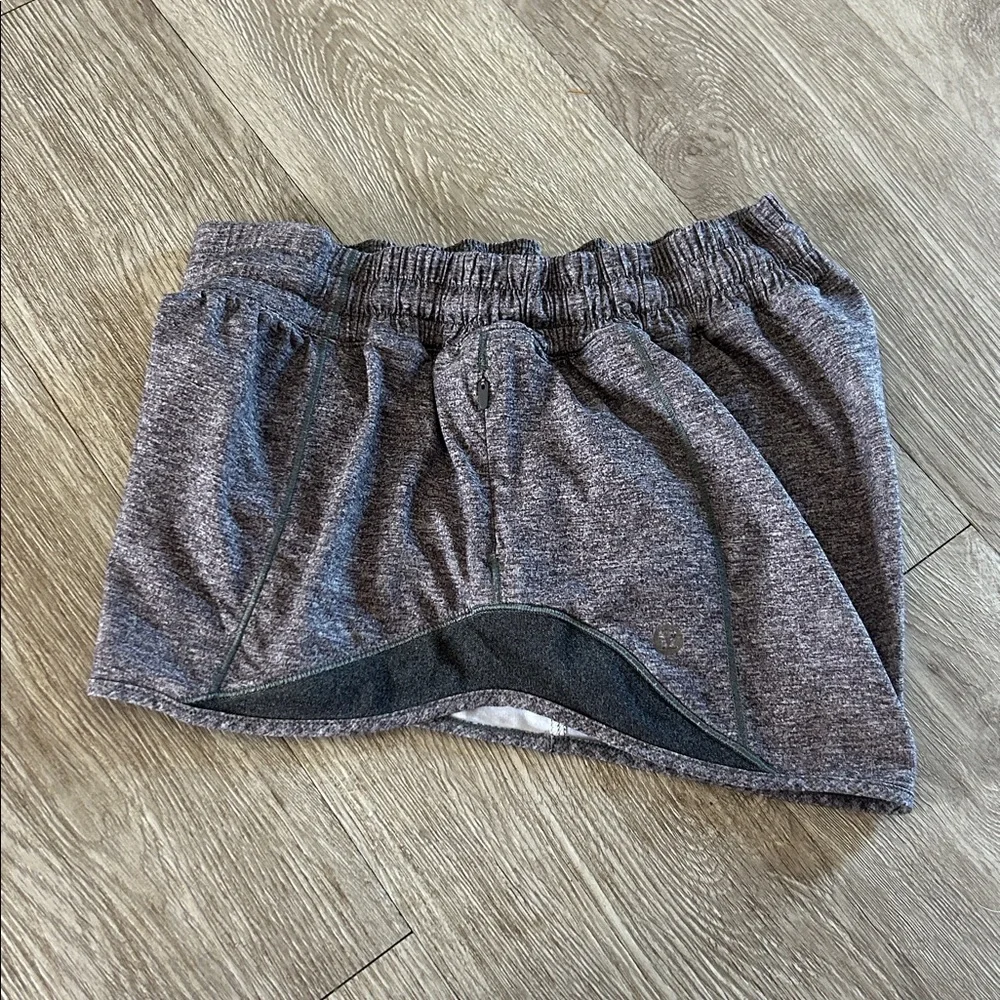 Lululemon Hotty hot shorts - Picture 3 of 4